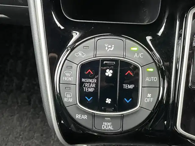 トヨタ ヴォクシー ZS 煌Ⅲ 千葉県 2021(令3)年 1.7万km ホワイトパールクリスタルシャイン 純正９インチナビ　/バックカメラ　/後席モニター　/ＨＤＭＩ　/ビルトインＥＴＣ　/スマートキー　/両側パワースライドドア　/トヨタセーフティセンス　/ＬＥＤヘッドライト　/オートハイビーム　/オートライト　/純正アルミホイール/パワーウィンドウ/パワーステアリング/ABS