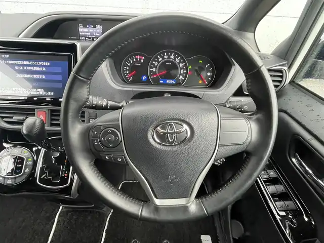 トヨタ ヴォクシー ZS 煌Ⅲ 千葉県 2021(令3)年 1.7万km ホワイトパールクリスタルシャイン 純正９インチナビ　/バックカメラ　/後席モニター　/ＨＤＭＩ　/ビルトインＥＴＣ　/スマートキー　/両側パワースライドドア　/トヨタセーフティセンス　/ＬＥＤヘッドライト　/オートハイビーム　/オートライト　/純正アルミホイール/パワーウィンドウ/パワーステアリング/ABS