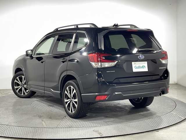 スバル フォレスター プレミアム 広島県 2019(平31)年 4.2万km クリスタルブラックシリカ 禁煙車/純正８型ナビ/フロント／サイド／バックカメラ/シートヒーター(全席)/パワーシート(前席)/デジタルインナーミラー/レーダークルーズコントロール/ブラインドスポットモニター/ステアリングヒーター/電動リアゲート/ドラレコ/ＥＴＣ/MTモード付ATシフト/衝突軽減/レーンキープ/コーナーセンサー/オートマチックハイビーム/踏み間違い防止/LEDヘッドライト/純正18インチアルミホイール(225/55/R18)/エアバッグ(運転席/助手席/サイド/カーテン)