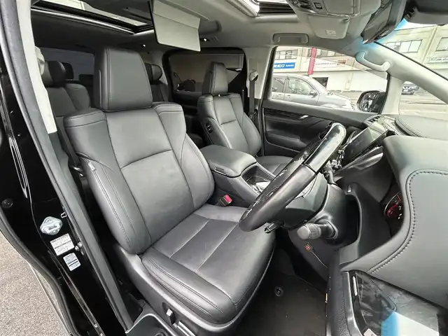 トヨタ アルファード S Cパッケージ 群馬県 2020(令2)年 5.7万km ブラック ツインムーンルーフ/モデリスタエアロ(F/S/R)/シグネチャーイルミブレード/純正10.1型SDナビ・フルセグTV/CD・DVD・BD・BT・Miracast/Apple CarPlay・Android Auto/JBLプレミアムサウンドシステム/13.3型リアエンターテインメントシステム/デジタルインナーミラー/黒革シート/前席パワーシート/前席エアシート・ヒーター/ステアリングヒーター/両側パワースライドドア/パワーバックドア/セーフティセンス/プリクラッシュセーフティ/レーダークルーズコントロール/レーントレーシングアシスト/アダプティブハイビームシステム/パーキングサポートブレーキ/ビルトインETC2.0/3眼LEDヘッドランプ/LEDフォグランプ/走行中視聴可能TVキット/取説・保証書/スマートキー×2
