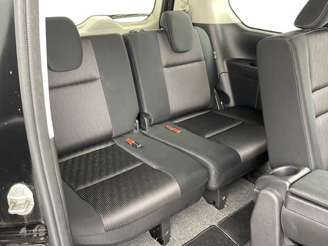 日産 セレナ ハイウェイスター 兵庫県 2017(平29)年 5.6万km ダイヤモンドブラック ・社外ナビ（MDV-D5048TW）/CD/DVD/SD/Bluetooth/TV/・バックカメラ/・両側パワースライドドア/・左側タッチフリースライドドア/・ドライブレコーダー/・インテリジェントキー/・プッシュスタート/・アイドリングストップ/・ＬＥＤヘッドライト/・クルーズコントロール/・エマージェンシーブレーキ/・レーンキープアシスト/・保証書/・取扱説明書