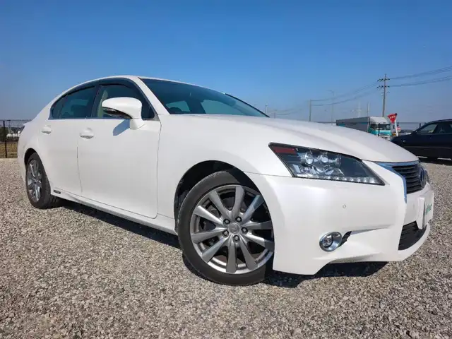 レクサス ＧＳ 300h 宮崎県 2013(平25)年 3.8万km ホワイトパールクリスタルシャイン 純正12.3型ナビ/フルセグTV/バックモニター/ビルトインETC/クルーズコントロール/クリアランスソナー/LEDヘッドランプ/オートライト/オートエアコン/革巻きステアリング/ステアリングスイッチ/パドルシフト/前席パワーシート/運転席シートメモリー/純正オプ18インチアルミホイール/スマートエントリー/スタートシステム/禁煙車