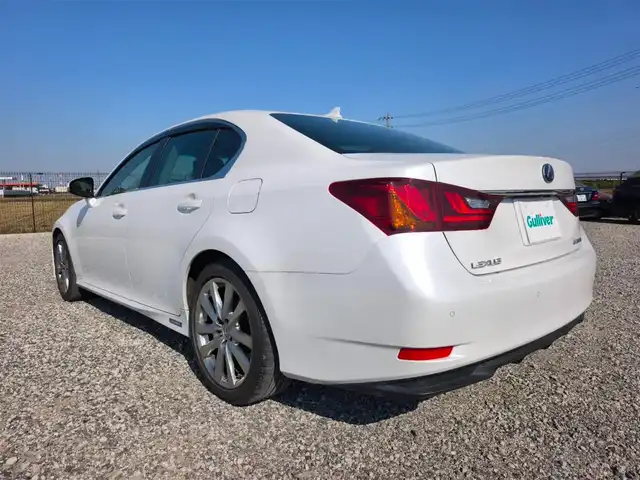レクサス ＧＳ 300h 宮崎県 2013(平25)年 3.8万km ホワイトパールクリスタルシャイン 純正12.3型ナビ/フルセグTV/バックモニター/ビルトインETC/クルーズコントロール/クリアランスソナー/LEDヘッドランプ/オートライト/オートエアコン/革巻きステアリング/ステアリングスイッチ/パドルシフト/前席パワーシート/運転席シートメモリー/純正オプ18インチアルミホイール/スマートエントリー/スタートシステム/禁煙車