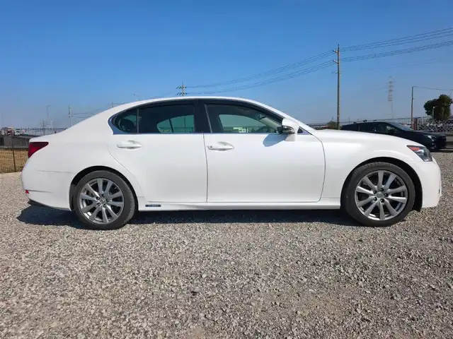 レクサス ＧＳ 300h 宮崎県 2013(平25)年 3.8万km ホワイトパールクリスタルシャイン 純正12.3型ナビ/フルセグTV/バックモニター/ビルトインETC/クルーズコントロール/クリアランスソナー/LEDヘッドランプ/オートライト/オートエアコン/革巻きステアリング/ステアリングスイッチ/パドルシフト/前席パワーシート/運転席シートメモリー/純正オプ18インチアルミホイール/スマートエントリー/スタートシステム/禁煙車