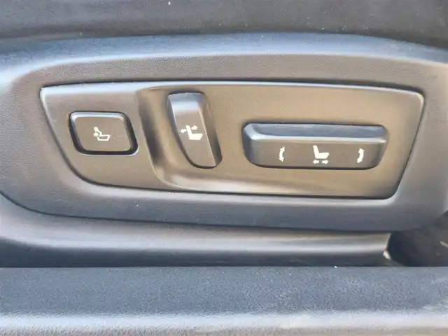 レクサス ＧＳ 300h 宮崎県 2013(平25)年 3.8万km ホワイトパールクリスタルシャイン 純正12.3型ナビ/フルセグTV/バックモニター/ビルトインETC/クルーズコントロール/クリアランスソナー/LEDヘッドランプ/オートライト/オートエアコン/革巻きステアリング/ステアリングスイッチ/パドルシフト/前席パワーシート/運転席シートメモリー/純正オプ18インチアルミホイール/スマートエントリー/スタートシステム/禁煙車