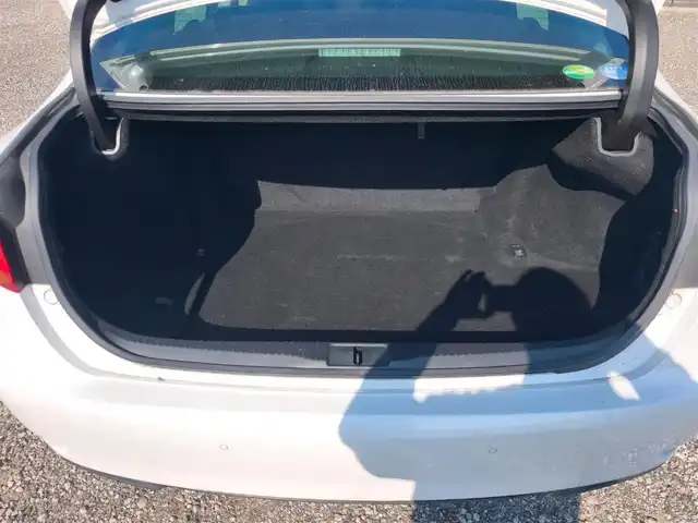 レクサス ＧＳ 300h 宮崎県 2013(平25)年 3.8万km ホワイトパールクリスタルシャイン 純正12.3型ナビ/フルセグTV/バックモニター/ビルトインETC/クルーズコントロール/クリアランスソナー/LEDヘッドランプ/オートライト/オートエアコン/革巻きステアリング/ステアリングスイッチ/パドルシフト/前席パワーシート/運転席シートメモリー/純正オプ18インチアルミホイール/スマートエントリー/スタートシステム/禁煙車