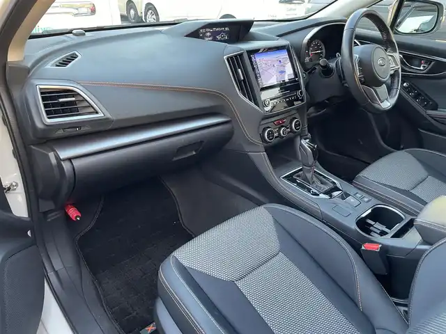 スバル インプレッサ ＸＶ 2．0i－S アイサイト 滋賀県 2019(平31)年 5.2万km クリスタルホワイトP 純正8インチナビ/バックカメラ/CD/DVD/USB/フルセグTV/アイサイト/衝突軽減ブレーキ/ブラインドスポットモニター/ETC/ハーフレザーシート/パワーシート/LEDヘッドライト/純正アルミホイール