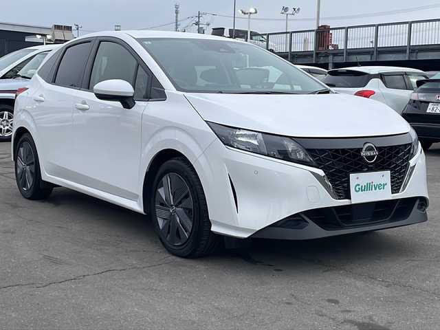 日産 ノート X FOUR 道東・釧路十勝 2023(令5)年 5万km ピュアホワイトパール 4WD/ディスプレイオーディオ/(AM/FM/BT/androidauto/applecarplay)/ドライブレコーダー 前のみ/ETC/バックカメラ/シートヒーター　前席/ステアリングヒーター/マイパイロット/純正フロアマット/コーナーセンサー　前後/オートライト/オートマチックハイビーム/盗難防止装置/ABS/横滑り防止装置/スペアキー/USB入力端子