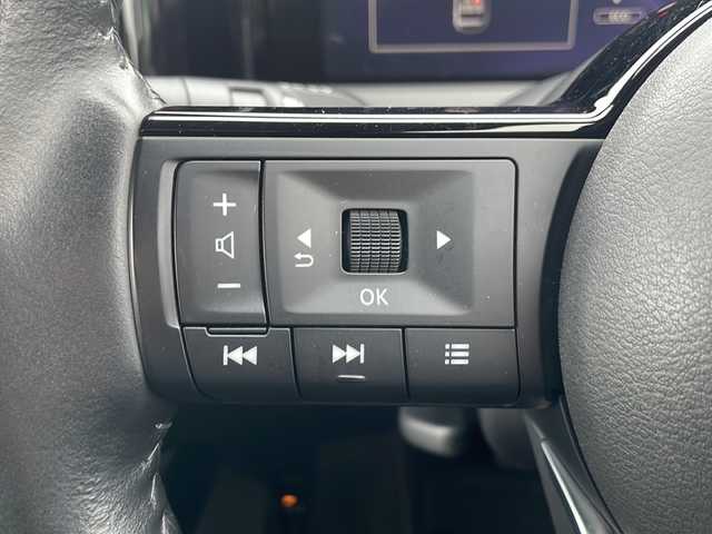 日産 ノート X FOUR 道東・釧路十勝 2023(令5)年 5万km ピュアホワイトパール 4WD/ディスプレイオーディオ/(AM/FM/BT/androidauto/applecarplay)/ドライブレコーダー 前のみ/ETC/バックカメラ/シートヒーター　前席/ステアリングヒーター/マイパイロット/純正フロアマット/コーナーセンサー　前後/オートライト/オートマチックハイビーム/盗難防止装置/ABS/横滑り防止装置/スペアキー/USB入力端子