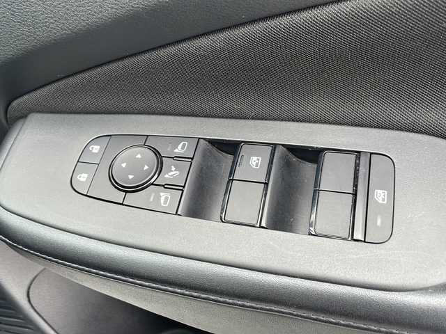 日産 ノート X FOUR 道東・釧路十勝 2023(令5)年 5万km ピュアホワイトパール 4WD/ディスプレイオーディオ/(AM/FM/BT/androidauto/applecarplay)/ドライブレコーダー 前のみ/ETC/バックカメラ/シートヒーター　前席/ステアリングヒーター/マイパイロット/純正フロアマット/コーナーセンサー　前後/オートライト/オートマチックハイビーム/盗難防止装置/ABS/横滑り防止装置/スペアキー/USB入力端子