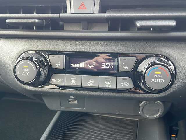 日産 ノート X FOUR 道東・釧路十勝 2023(令5)年 5万km ピュアホワイトパール 4WD/ディスプレイオーディオ/(AM/FM/BT/androidauto/applecarplay)/ドライブレコーダー 前のみ/ETC/バックカメラ/シートヒーター　前席/ステアリングヒーター/マイパイロット/純正フロアマット/コーナーセンサー　前後/オートライト/オートマチックハイビーム/盗難防止装置/ABS/横滑り防止装置/スペアキー/USB入力端子