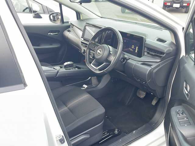 日産 ノート X FOUR 道東・釧路十勝 2023(令5)年 5万km ピュアホワイトパール 4WD/ディスプレイオーディオ/(AM/FM/BT/androidauto/applecarplay)/ドライブレコーダー 前のみ/ETC/バックカメラ/シートヒーター　前席/ステアリングヒーター/マイパイロット/純正フロアマット/コーナーセンサー　前後/オートライト/オートマチックハイビーム/盗難防止装置/ABS/横滑り防止装置/スペアキー/USB入力端子