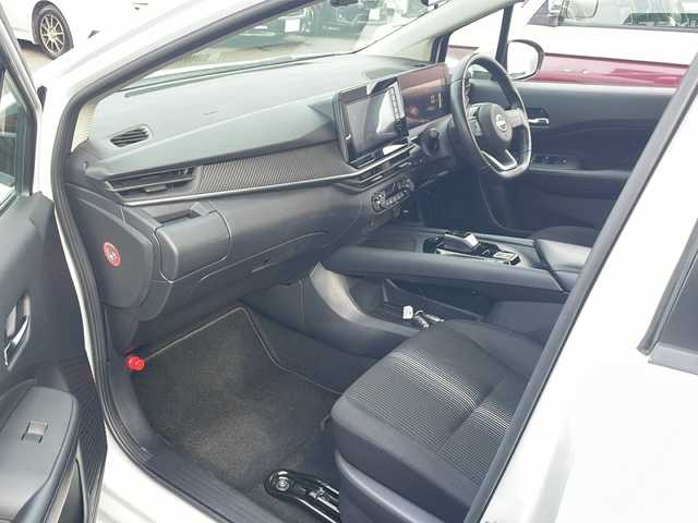 日産 ノート X FOUR 道東・釧路十勝 2023(令5)年 5万km ピュアホワイトパール 4WD/ディスプレイオーディオ/(AM/FM/BT/androidauto/applecarplay)/ドライブレコーダー 前のみ/ETC/バックカメラ/シートヒーター　前席/ステアリングヒーター/マイパイロット/純正フロアマット/コーナーセンサー　前後/オートライト/オートマチックハイビーム/盗難防止装置/ABS/横滑り防止装置/スペアキー/USB入力端子