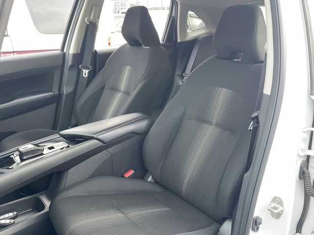 日産 ノート X FOUR 道東・釧路十勝 2023(令5)年 5万km ピュアホワイトパール 4WD/ディスプレイオーディオ/(AM/FM/BT/androidauto/applecarplay)/ドライブレコーダー 前のみ/ETC/バックカメラ/シートヒーター　前席/ステアリングヒーター/マイパイロット/純正フロアマット/コーナーセンサー　前後/オートライト/オートマチックハイビーム/盗難防止装置/ABS/横滑り防止装置/スペアキー/USB入力端子