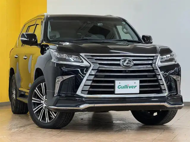 レクサス ＬＸ 570 群馬県 2016(平28)年 6.9万km ブラック Lexus Safety System +/プリクラッシュセーフティシステム/車線逸脱警報機能/アダプティブハイビームシステム/レーダークルーズコントロール/ブラインドスポットモニター/マルチテレインモニター/ヘッドアップディスプレイ/コーナーセンサー/純正ナビ/　フルセグ/BT/CD/DVD/Blu-ray/リヤシートエンターテインメントシステム/マークレビンソンプレミアムサウンドシステム/白レザーシート/サンルーフ/4WD/シートベンチレーション/ステアリングヒーター/クーラーボックス/パワーシート/LEDヘッドライト/電動リアゲート/シーケンシャルウィンカー/純正21インチAW/純正フロアマット/ビルトインETC2.0/ドライブレコーダー/ステアリングスイッチ