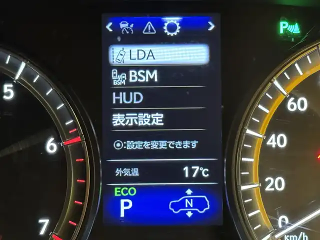 レクサス ＬＸ 570 群馬県 2016(平28)年 6.9万km ブラック Lexus Safety System +/プリクラッシュセーフティシステム/車線逸脱警報機能/アダプティブハイビームシステム/レーダークルーズコントロール/ブラインドスポットモニター/マルチテレインモニター/ヘッドアップディスプレイ/コーナーセンサー/純正ナビ/　フルセグ/BT/CD/DVD/Blu-ray/リヤシートエンターテインメントシステム/マークレビンソンプレミアムサウンドシステム/白レザーシート/サンルーフ/4WD/シートベンチレーション/ステアリングヒーター/クーラーボックス/パワーシート/LEDヘッドライト/電動リアゲート/シーケンシャルウィンカー/純正21インチAW/純正フロアマット/ビルトインETC2.0/ドライブレコーダー/ステアリングスイッチ