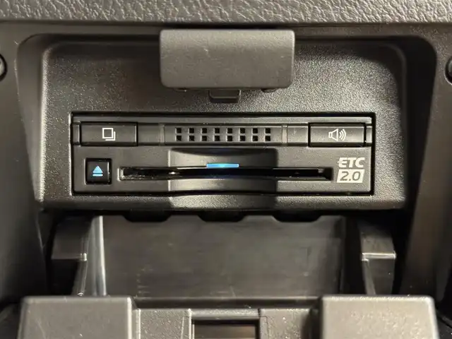 レクサス ＬＸ 570 群馬県 2016(平28)年 6.9万km ブラック Lexus Safety System +/プリクラッシュセーフティシステム/車線逸脱警報機能/アダプティブハイビームシステム/レーダークルーズコントロール/ブラインドスポットモニター/マルチテレインモニター/ヘッドアップディスプレイ/コーナーセンサー/純正ナビ/　フルセグ/BT/CD/DVD/Blu-ray/リヤシートエンターテインメントシステム/マークレビンソンプレミアムサウンドシステム/白レザーシート/サンルーフ/4WD/シートベンチレーション/ステアリングヒーター/クーラーボックス/パワーシート/LEDヘッドライト/電動リアゲート/シーケンシャルウィンカー/純正21インチAW/純正フロアマット/ビルトインETC2.0/ドライブレコーダー/ステアリングスイッチ