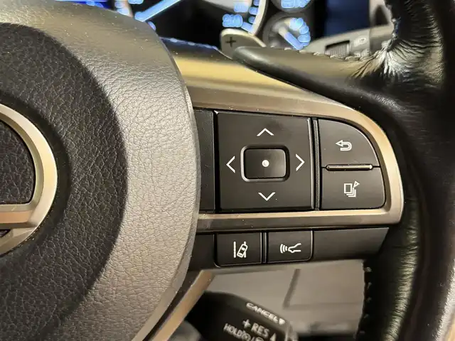 レクサス ＬＸ 570 群馬県 2016(平28)年 6.9万km ブラック Lexus Safety System +/プリクラッシュセーフティシステム/車線逸脱警報機能/アダプティブハイビームシステム/レーダークルーズコントロール/ブラインドスポットモニター/マルチテレインモニター/ヘッドアップディスプレイ/コーナーセンサー/純正ナビ/　フルセグ/BT/CD/DVD/Blu-ray/リヤシートエンターテインメントシステム/マークレビンソンプレミアムサウンドシステム/白レザーシート/サンルーフ/4WD/シートベンチレーション/ステアリングヒーター/クーラーボックス/パワーシート/LEDヘッドライト/電動リアゲート/シーケンシャルウィンカー/純正21インチAW/純正フロアマット/ビルトインETC2.0/ドライブレコーダー/ステアリングスイッチ