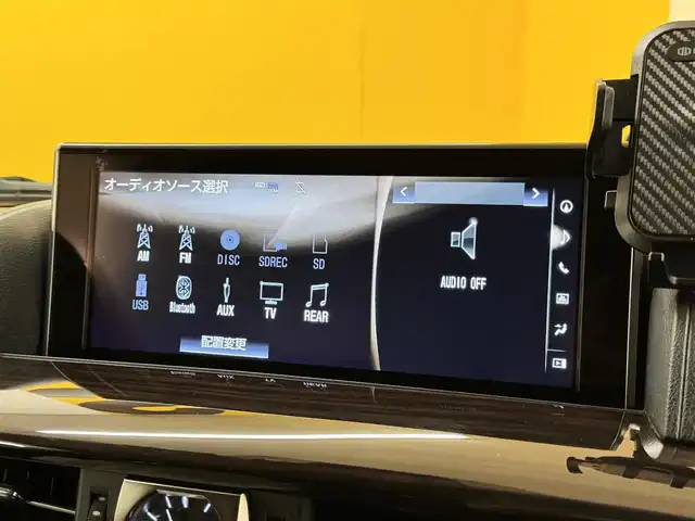 レクサス ＬＸ 570 群馬県 2016(平28)年 6.9万km ブラック Lexus Safety System +/プリクラッシュセーフティシステム/車線逸脱警報機能/アダプティブハイビームシステム/レーダークルーズコントロール/ブラインドスポットモニター/マルチテレインモニター/ヘッドアップディスプレイ/コーナーセンサー/純正ナビ/　フルセグ/BT/CD/DVD/Blu-ray/リヤシートエンターテインメントシステム/マークレビンソンプレミアムサウンドシステム/白レザーシート/サンルーフ/4WD/シートベンチレーション/ステアリングヒーター/クーラーボックス/パワーシート/LEDヘッドライト/電動リアゲート/シーケンシャルウィンカー/純正21インチAW/純正フロアマット/ビルトインETC2.0/ドライブレコーダー/ステアリングスイッチ