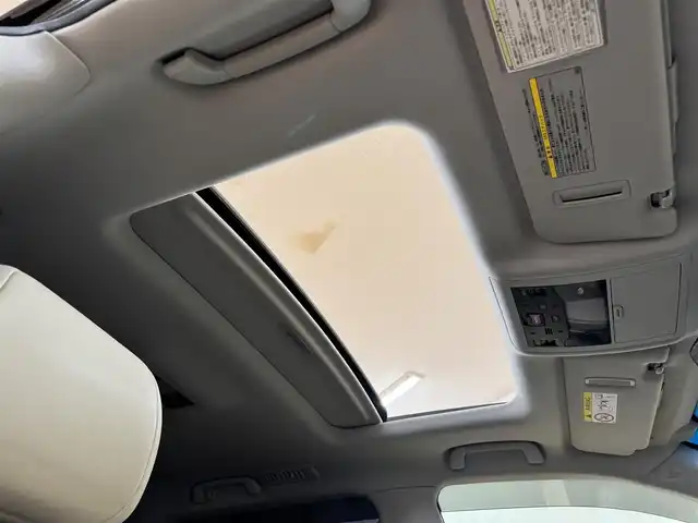 レクサス ＬＸ 570 群馬県 2016(平28)年 6.9万km ブラック Lexus Safety System +/プリクラッシュセーフティシステム/車線逸脱警報機能/アダプティブハイビームシステム/レーダークルーズコントロール/ブラインドスポットモニター/マルチテレインモニター/ヘッドアップディスプレイ/コーナーセンサー/純正ナビ/　フルセグ/BT/CD/DVD/Blu-ray/リヤシートエンターテインメントシステム/マークレビンソンプレミアムサウンドシステム/白レザーシート/サンルーフ/4WD/シートベンチレーション/ステアリングヒーター/クーラーボックス/パワーシート/LEDヘッドライト/電動リアゲート/シーケンシャルウィンカー/純正21インチAW/純正フロアマット/ビルトインETC2.0/ドライブレコーダー/ステアリングスイッチ