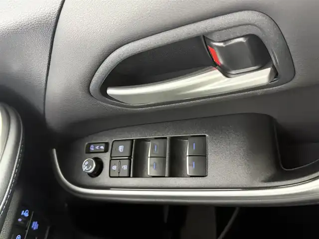 トヨタ ヴォクシー ハイブリッド S－Z 愛知県 2025(令7)年 0.1千km ホワイトパールクリスタルシャイン トヨタセーフティーセンス/レーダークルーズコントロール/両側パワースライドドア/パワーバックドア/AC100V/純正ディスプレイナビ/・フルセグTV/・Bluetooth/・AM/FM/・Applecarplay/革巻きステアリング/ステアリングリモコン/シートヒーター/ハーフレザーシート/ETC2.0/電動パーキングアシスト/ディライト/純正AW