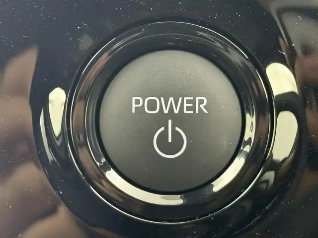 トヨタ ヴォクシー ハイブリッド S－Z 愛知県 2025(令7)年 0.1千km ホワイトパールクリスタルシャイン トヨタセーフティーセンス/レーダークルーズコントロール/両側パワースライドドア/パワーバックドア/AC100V/純正ディスプレイナビ/・フルセグTV/・Bluetooth/・AM/FM/・Applecarplay/革巻きステアリング/ステアリングリモコン/シートヒーター/ハーフレザーシート/ETC2.0/電動パーキングアシスト/ディライト/純正AW