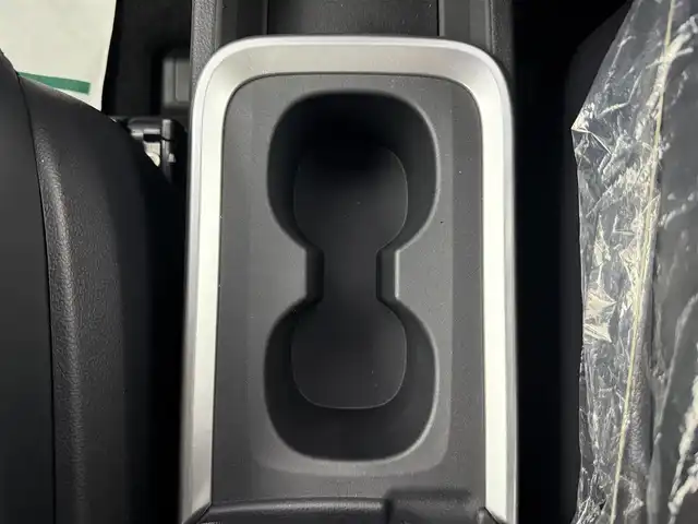 トヨタ ヴォクシー ハイブリッド S－Z 愛知県 2025(令7)年 0.1千km ホワイトパールクリスタルシャイン トヨタセーフティーセンス/レーダークルーズコントロール/両側パワースライドドア/パワーバックドア/AC100V/純正ディスプレイナビ/・フルセグTV/・Bluetooth/・AM/FM/・Applecarplay/革巻きステアリング/ステアリングリモコン/シートヒーター/ハーフレザーシート/ETC2.0/電動パーキングアシスト/ディライト/純正AW