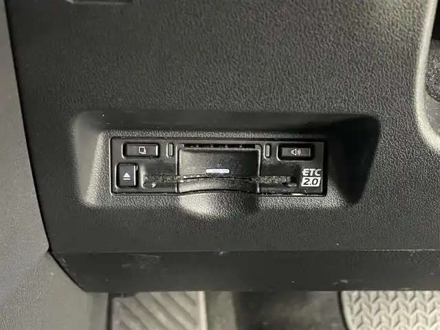 トヨタ アルファード Z 道央・札幌 2024(令6)年 1.4万km プラチナホワイトパールマイカ ・ワンオーナー/・４WD/・寒冷地仕様/・モデリスタエアロ（F.S.R）/・モデリスタドレスアップマフラー/・モデリスタフェンダーガーニッシュ/・モデリスタミラーガーニッシュ/・モデリスタLEDスマートフットライト/・左右独立ムーンルーフ/・ユニバーサルステップ/・14インチディスプレイオーディオ/　ナビ/TVキット/・パノラミックビューモニター/・13.2型有機EL後席モニター/・デジタルインナーミラー/・ビルトインETC2.0/・ドライブレコーダー/・トヨタセーフティセンス/・プリクラッシュセーフティ/・レーントレーシングアシスト/・レーンディパーチャーアラート/・レーダークルーズコントロール/・アダプティブハイビームシステム/・オートマチックハイビーム/・ロードサインアシスト/・ドライバー異常時対応システム/・プロアクティブドライビングアシスト/・レーンチェンジアシスト/・ブラインドスポットモニター/・安心降車アシスト/・レザーシート/・シートヒーター/・シートベンチレーション/・パワーシート/・スマートキー/・純正フロアマット/・ドアバイザー