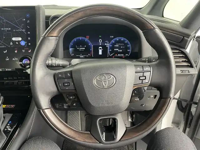 トヨタ アルファード Z 道央・札幌 2024(令6)年 1.4万km プラチナホワイトパールマイカ ・ワンオーナー/・４WD/・寒冷地仕様/・モデリスタエアロ（F.S.R）/・モデリスタドレスアップマフラー/・モデリスタフェンダーガーニッシュ/・モデリスタミラーガーニッシュ/・モデリスタLEDスマートフットライト/・左右独立ムーンルーフ/・ユニバーサルステップ/・14インチディスプレイオーディオ/　ナビ/TVキット/・パノラミックビューモニター/・13.2型有機EL後席モニター/・デジタルインナーミラー/・ビルトインETC2.0/・ドライブレコーダー/・トヨタセーフティセンス/・プリクラッシュセーフティ/・レーントレーシングアシスト/・レーンディパーチャーアラート/・レーダークルーズコントロール/・アダプティブハイビームシステム/・オートマチックハイビーム/・ロードサインアシスト/・ドライバー異常時対応システム/・プロアクティブドライビングアシスト/・レーンチェンジアシスト/・ブラインドスポットモニター/・安心降車アシスト/・レザーシート/・シートヒーター/・シートベンチレーション/・パワーシート/・スマートキー/・純正フロアマット/・ドアバイザー