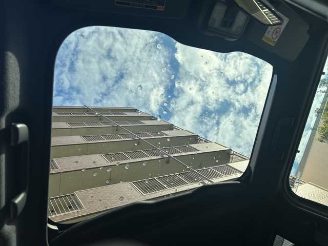 ダイハツ タフト G ターボ 大阪府 2020(令2)年 3.2万km フォレストカーキメタリック ワンオーナー/ターボ/アラウンドビューモニター/スカイフィールトップ/純正9インチメモリーナビ　（NSZW-Y70DS）/　ＡＭ/ＦＭ/CD/DVD/フルセグＴＶ/ＵＳＢ接続/Ｂｌｕｅｔｏｏｔｈ/スマートアシスト/・衝突回避支援ブレーキ/・衝突警報機能/・ブレーキ制御付ご発進抑制機能/・車線逸脱抑制機能/・車線逸脱警報機能/・先行車発進お知らせ機能/・標識認識機能/・全車速追従機能付きACC/・レーンキープコントロール/・パノラマモニター/・コーナーセンサー/ドライブレコーダー（DRN-H70N）/オートブレーキホールド/アイドリングストップ/純正アルミホイール/シートヒーター/ETC/プッシュスタート/ステアリングスイッチ/ドアバイザー/スペアキー/保証書/記録簿　R3/10 R5/4 R7/10