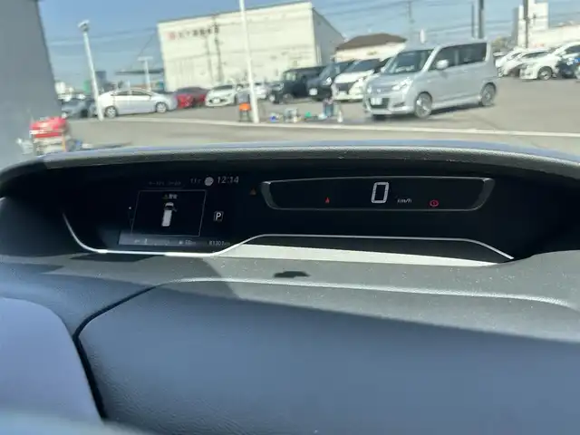 日産 セレナ ハイウェイスター V 岡山県 2019(令1)年 8.2万km ブリリアントホワイトパール 〇純正9インチナビ/〇フルセグTV/〇バックカメラ/〇アラウンドビューモニター/○フリップダウンモニター/〇ビルトインETC/〇ドライブレコーダー/〇パワースライドドア（両側）/〇インテリジェントエマージェンシーブレーキ/〇クルーズコントロール/〇LEDヘッドランプ/〇オートライト/〇純正16インチアルミ/〇革巻きステアリング/〇オートエアコン/〇インテリジェントキー/〇禁煙車
