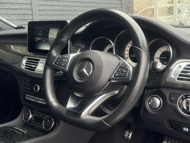メルセデス・ベンツ ＣＬＳ２２０ｄ AMGライン 茨城県 2016(平28)年 2.5万km ダイヤモンドホワイト サンルーフ　/ＲＳＰ　/ＡＣＣ/ＬＫＡ　/ＢＳＡ　/Ｂカメラ　/パークトロニック　/黒革　/全席シートヒーター　/Ｍ付ＰＷシート　/ＰＷトランク　/マルチビームＬＥＤ　/ナビ　/１２セグ　/ＣａｒＰｌａｙ/ＢＴ/USB/DVD/CD　/キーレスゴー/禁煙車