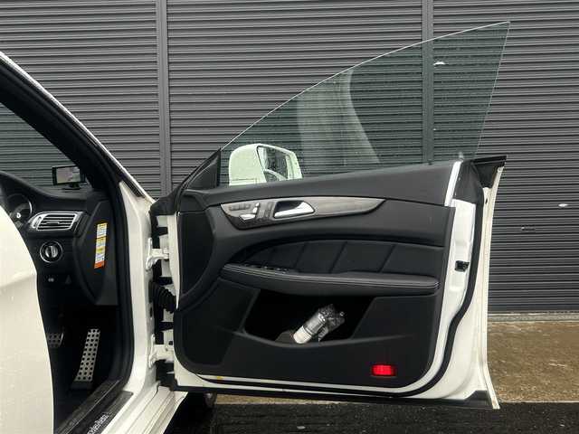 メルセデス・ベンツ ＣＬＳ２２０ｄ AMGライン 茨城県 2016(平28)年 2.5万km ダイヤモンドホワイト サンルーフ　/ＲＳＰ　/ＡＣＣ/ＬＫＡ　/ＢＳＡ　/Ｂカメラ　/パークトロニック　/黒革　/全席シートヒーター　/Ｍ付ＰＷシート　/ＰＷトランク　/マルチビームＬＥＤ　/ナビ　/１２セグ　/ＣａｒＰｌａｙ/ＢＴ/USB/DVD/CD　/キーレスゴー/禁煙車
