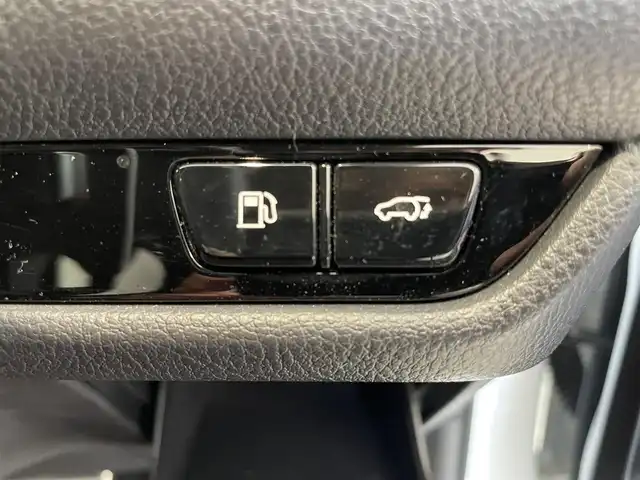 レクサス ＮＸ 350h Fスポーツ 熊本県 2022(令4)年 2.3万km ホワイトノーヴァガラスフレーク ・ワンオーナー/・スマートキー/・プッシュスタート/・パノラマサンルーフ/・プリクラッシュセーフティ/・レーンデパーチャーアラート/・クリアランスソナー/・パーキングブレーキサポート/・ブラインドスポットモニター/・安心降車アシスト/・リアクロストラフィックアラート/・プロアクティブドライビングアシスト/・ロードサインアシスト/・クルーズコントロール(追従式)/・赤/黒革シート/・前席パワーシート/・前席シートヒーター ＆エアシート /・ハンドルヒーター /・純正メモリナビ/　【Bluetooth・USB】/・フルセグTV/・バックカメラ＆左サイドカメラ/・ETC2.0/・ワイヤレス充電/・ヘッドアップディスプレイ/・LEDヘッドランプ/・LEDフォグランプ/・純正マット/・保証書/取説