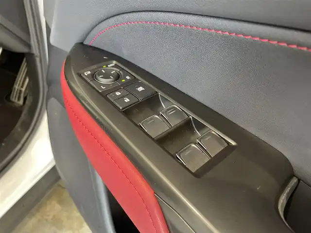 レクサス ＮＸ 350h Fスポーツ 熊本県 2022(令4)年 2.3万km ホワイトノーヴァガラスフレーク ・ワンオーナー/・スマートキー/・プッシュスタート/・パノラマサンルーフ/・プリクラッシュセーフティ/・レーンデパーチャーアラート/・クリアランスソナー/・パーキングブレーキサポート/・ブラインドスポットモニター/・安心降車アシスト/・リアクロストラフィックアラート/・プロアクティブドライビングアシスト/・ロードサインアシスト/・クルーズコントロール(追従式)/・赤/黒革シート/・前席パワーシート/・前席シートヒーター ＆エアシート /・ハンドルヒーター /・純正メモリナビ/　【Bluetooth・USB】/・フルセグTV/・バックカメラ＆左サイドカメラ/・ETC2.0/・ワイヤレス充電/・ヘッドアップディスプレイ/・LEDヘッドランプ/・LEDフォグランプ/・純正マット/・保証書/取説