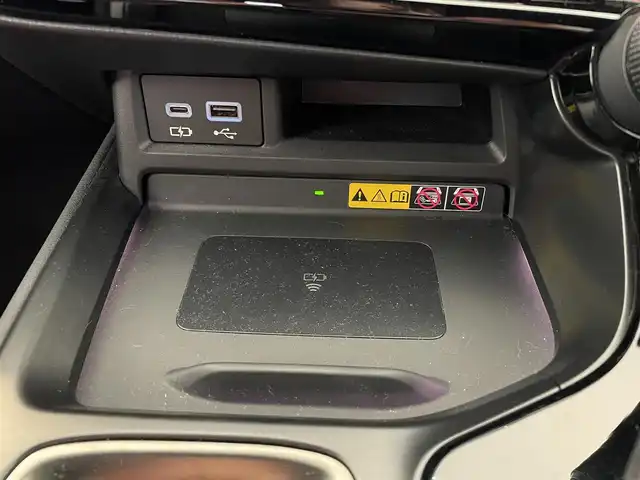 レクサス ＮＸ 350h Fスポーツ 熊本県 2022(令4)年 2.3万km ホワイトノーヴァガラスフレーク ・ワンオーナー/・スマートキー/・プッシュスタート/・パノラマサンルーフ/・プリクラッシュセーフティ/・レーンデパーチャーアラート/・クリアランスソナー/・パーキングブレーキサポート/・ブラインドスポットモニター/・安心降車アシスト/・リアクロストラフィックアラート/・プロアクティブドライビングアシスト/・ロードサインアシスト/・クルーズコントロール(追従式)/・赤/黒革シート/・前席パワーシート/・前席シートヒーター ＆エアシート /・ハンドルヒーター /・純正メモリナビ/　【Bluetooth・USB】/・フルセグTV/・バックカメラ＆左サイドカメラ/・ETC2.0/・ワイヤレス充電/・ヘッドアップディスプレイ/・LEDヘッドランプ/・LEDフォグランプ/・純正マット/・保証書/取説