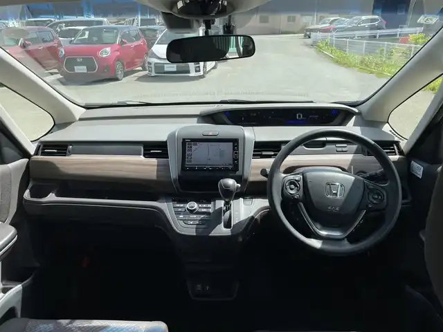 ホンダ フリード＋ G ホンダセンシング 福岡県 2021(令3)年 1.4万km ルナシルバーM レーンキープアシスト/横滑り防止/衝突軽減システム/アイドリングオフ/純正ドラレコ前後/純正ナビ/バックカメラ/ワンセグTV/両側パワスラ/純正ETC/純正アルミホイール/純正フロアマット/スマートキー/プッシュスタート