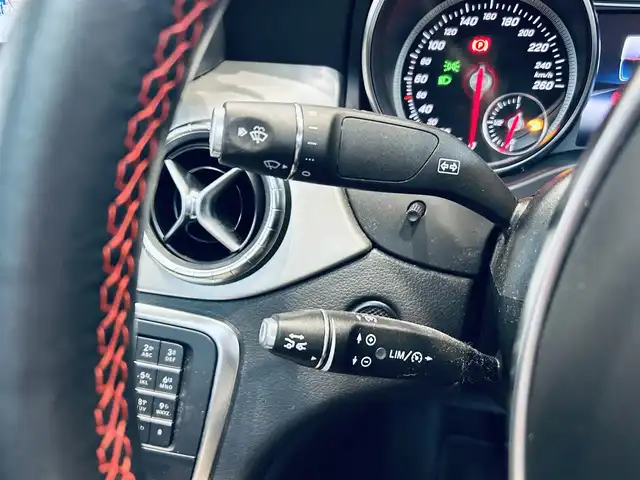 メルセデス・ベンツ ＣＬＡ１８０ AMG スタイル 大阪府 2019(平31)年 2.4万km ジュピターレッド レーダーセーフティ/サンルーフ/HUD/ハーフレザー/メモリ付きパワーシート/シートヒーター/ACC/純正ナビ/TV/バックカメラ/applecarplay/純正18インチAW/LEDヘッドライト/ブラインドスポット