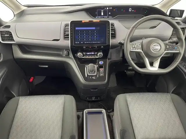 日産 セレナ e－パワー ハイウェイスター V 大阪府 2022(令4)年 4.9万km ブリリアントホワイトパール 純正SDナビ/(フルセグTV/Bluetooth/CD/DVD/USB)/アラウンドビューカメラ/バック・サイド・フロントカメラ/両側パワースライドドア/プロパイロット/レーダークルーズコントロール/ステアリングリモコン/ステアリングヒーター/シートヒーター/スマートキー/スペアキー/前後コーナーセンサー/オートライト/LEDヘッドライト