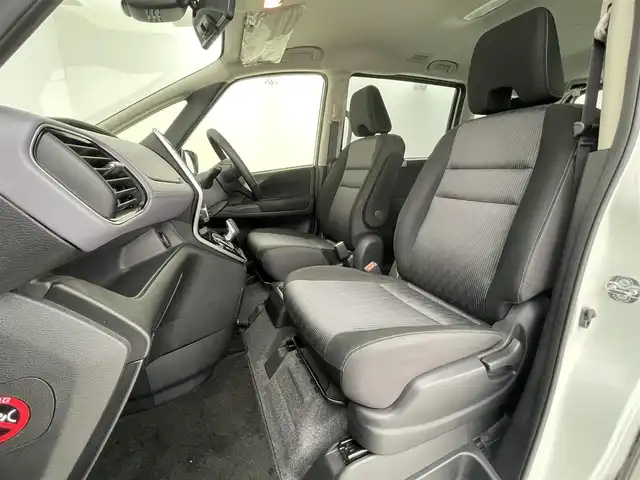 日産 セレナ e－パワー ハイウェイスター V 大阪府 2022(令4)年 4.9万km ブリリアントホワイトパール 純正SDナビ/(フルセグTV/Bluetooth/CD/DVD/USB)/アラウンドビューカメラ/バック・サイド・フロントカメラ/両側パワースライドドア/プロパイロット/レーダークルーズコントロール/ステアリングリモコン/ステアリングヒーター/シートヒーター/スマートキー/スペアキー/前後コーナーセンサー/オートライト/LEDヘッドライト