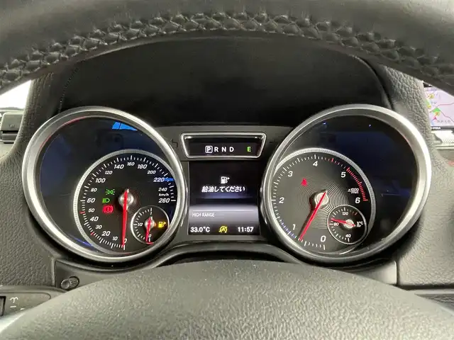 メルセデス・ベンツ ゲレンデヴァーゲン Ｇ３５０ｄ デジーノ マヌファクトゥーアED 大分県 2017(平29)年 3.5万km オブシディアンブラック 200台限定車“designo manufaktur Edition/・ブラックペイント19インチAMG 5スポークアルミホイール/・ブラックアクセント（フロントグリル、ステンレス製スペアタイヤカバー、ドアミラーカバー、サイドストリップ）/・スライディングルーフ/・マルチコントロールシートバック（前席）/・レッドステッチ入designoレザーブラック内装/・designoフロアマット/ harman/kardon ロジック７サラウンドサウンドシステム/4WD/純正ナビ/（CD/DVD/AM/FM/Bluetooth）/バックカメラ/サイドビューカメラ/黒本革シート/前席シートベンチレーション/全後席シートヒーター/前席パワーシート（ポジションメモリー付き）/電動チルトテレスコピックステアリング/前方ドライブレコーダー/ETC/ASSURAレーダー探知機/（AR41GA)/保証書・取扱説明書/スペアキー