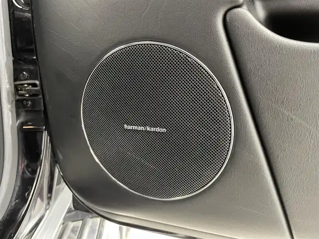 メルセデス・ベンツ ゲレンデヴァーゲン Ｇ３５０ｄ デジーノ マヌファクトゥーアED 大分県 2017(平29)年 3.5万km オブシディアンブラック 200台限定車“designo manufaktur Edition/・ブラックペイント19インチAMG 5スポークアルミホイール/・ブラックアクセント（フロントグリル、ステンレス製スペアタイヤカバー、ドアミラーカバー、サイドストリップ）/・スライディングルーフ/・マルチコントロールシートバック（前席）/・レッドステッチ入designoレザーブラック内装/・designoフロアマット/ harman/kardon ロジック７サラウンドサウンドシステム/4WD/純正ナビ/（CD/DVD/AM/FM/Bluetooth）/バックカメラ/サイドビューカメラ/黒本革シート/前席シートベンチレーション/全後席シートヒーター/前席パワーシート（ポジションメモリー付き）/電動チルトテレスコピックステアリング/前方ドライブレコーダー/ETC/ASSURAレーダー探知機/（AR41GA)/保証書・取扱説明書/スペアキー
