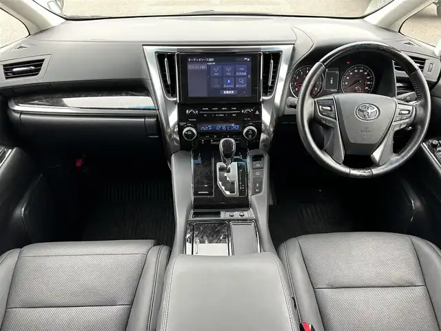 トヨタ アルファード S Cパッケージ 島根県 2023(令5)年 2.4万km ホワイトパールクリスタルシャイン 純正ディスプレイオーディオ /サンルーフ/デジタルインナーミラー /レーダークルーズコントロール/クリアランスソナー /BSM/三眼LEDオートライト/オートマチックハイビーム /ビルトインETC/ドライブレコーダー/レーンキープ/黒革シート/シートヒーター /シートベンチレーション /パワーシート/メモリーシート /ステアリングヒーター/スマートキー/スペアキー /プッシュスタート /フロアマット/スペアタイヤ
