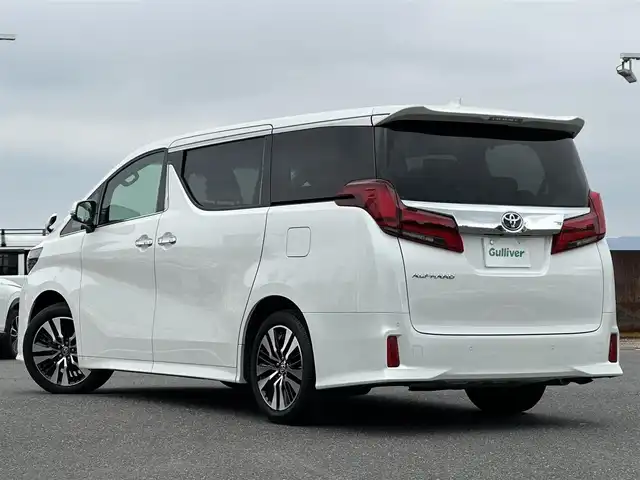 トヨタ アルファード S Cパッケージ 島根県 2023(令5)年 2.4万km ホワイトパールクリスタルシャイン 純正ディスプレイオーディオ /サンルーフ/デジタルインナーミラー /レーダークルーズコントロール/クリアランスソナー /BSM/三眼LEDオートライト/オートマチックハイビーム /ビルトインETC/ドライブレコーダー/レーンキープ/黒革シート/シートヒーター /シートベンチレーション /パワーシート/メモリーシート /ステアリングヒーター/スマートキー/スペアキー /プッシュスタート /フロアマット/スペアタイヤ