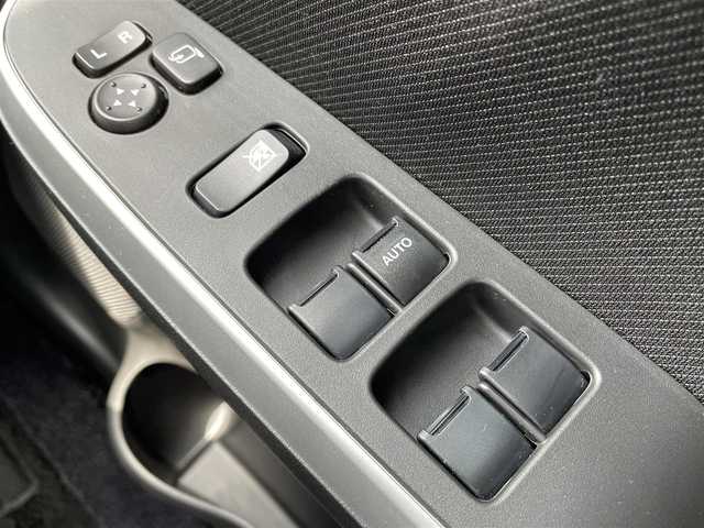 スズキ ソリオ バンディット HV SV 千葉県 2018(平30)年 3.1万km スーパーブラックパール デュアルカメラブレーキサポート/車線逸脱警報/先行車発進お知らせ機能/純正８インチSDナビ【CN-RZ83】/・CD/DVD/MSV/Bluetooth/フルセグTV/全周囲カメラ/スマートキー/クルーズコントロール/純正LEDヘッドライト/フォグランプ/ETC/純正15インチアルミホイール/ドアバイザー/サイドエアバッグ