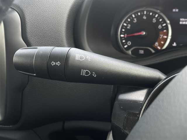 クライスラー・ジープ ジープ レネゲード リミテッド 東京都 2021(令3)年 4万km 白 純正ナビ/バックカメラ/ETC2.0/革シート/シートヒーター/アイドリングストップ/フルセグTV/ドライブレコーダー/ブラインドスポットモニター/アダプティブクルーズコントロール