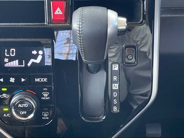 トヨタ ルーミー カスタムG S 三重県 2018(平30)年 3.3万km レーザーブルークリスタルシャイン 純正ナビ/バックカメラ/両側電動/クルーズコントロール/スペアキー/前方ドライブレコーダー/ビルトインETC2.0/前席シートヒーター/リヤサンシェード/純正フロアマット/革巻きステアリング/オートライト/ステアリングリモコン/電動格納ミラー/禁煙車