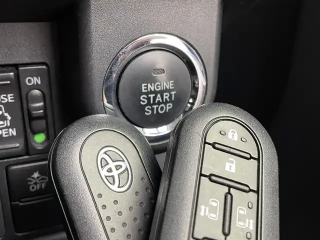 トヨタ ルーミー カスタムG S 宮城県 2018(平30)年 3.3万km レーザーブルークリスタルシャイン 純正ナビ/バックカメラ/両側パワースライドドア/クルーズコントロール/LEDヘッドランプ/スペアキー/前方ドライブレコーダー/ビルトインETC2.0/前席シートヒーター/リヤサンシェード/純正フロアマット/革巻きステアリング/オートライト/ステアリングリモコン/電動格納ミラー/禁煙車