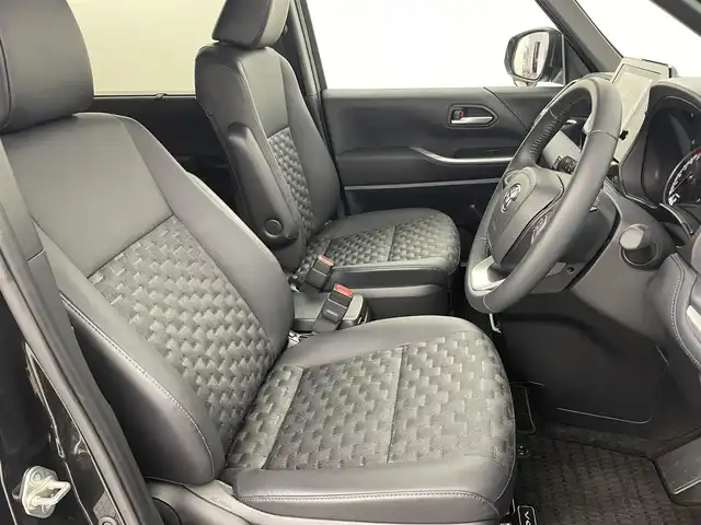 トヨタ ヴォクシー S－Z 福岡県 2023(令5)年 2万km グリッターブラックガラスフレーク ワンオーナー　/純正ディスプレイオーディオナビ　/バックカメラ　/ビルトインＥＴＣ２．０　/レーダークルーズコントロール　/コーナーセンサー　/衝突軽減軽減ブレーキ　/レーンキープ　/アクセル踏み間違い防止　/ハーフレザーシート　/両側電動スライドドア　/シートヒーター　/３眼ＬＥＤヘッドライト