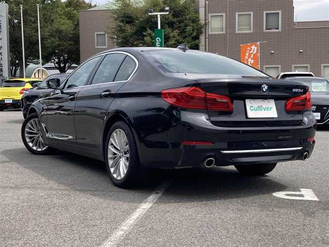 ＢＭＷ ５２３ｄ ラグジュアリー 鳥取県 2017(平29)年 4.7万km 黒 登録時走行距離：47027km/メーカー純正ナビ/　CD DVD フルセグTV/全方位カメラ/衝突被害軽減装置/レーンキープアシスト/レーダークルーズコントロール/クリアランスソナー/LEDヘッドライト/オートライト/フォグランプ/リアフォグ/ブラックレザーシート/シートヒーター/パワーシート/ETC/前後ドライブレコーダー/プッシュスタート/スマートキー/スペアキー